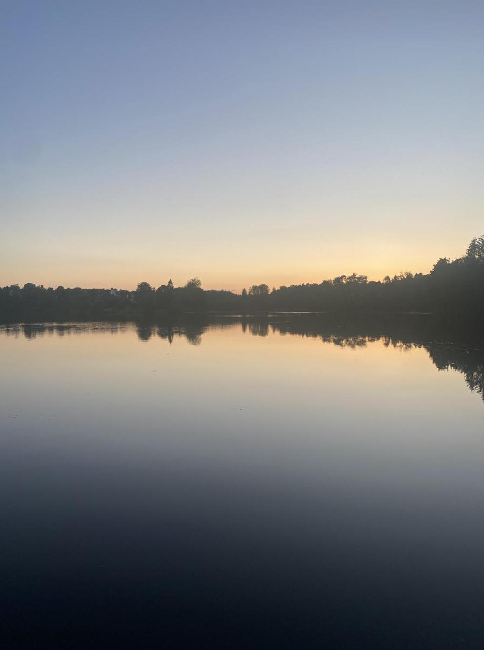 Lady Of The Lake Huelgoat Bagian luar foto
